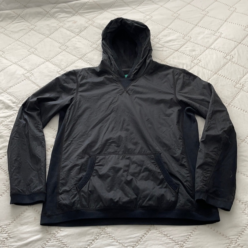 Reigning Champ light weight pullover hoodie (M)